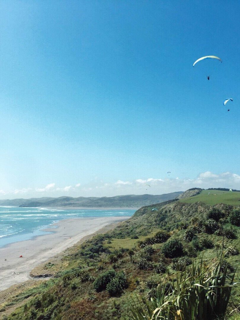 aucklands-best-weekend-getaways-raglan-beach