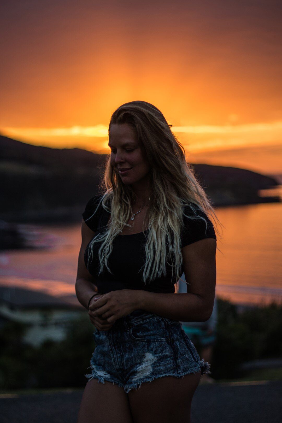 aucklands-best-weekend-getaways-raglan-beach-sunset