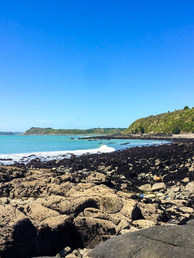 aucklands-best-weekend-getaways-raglan-beach