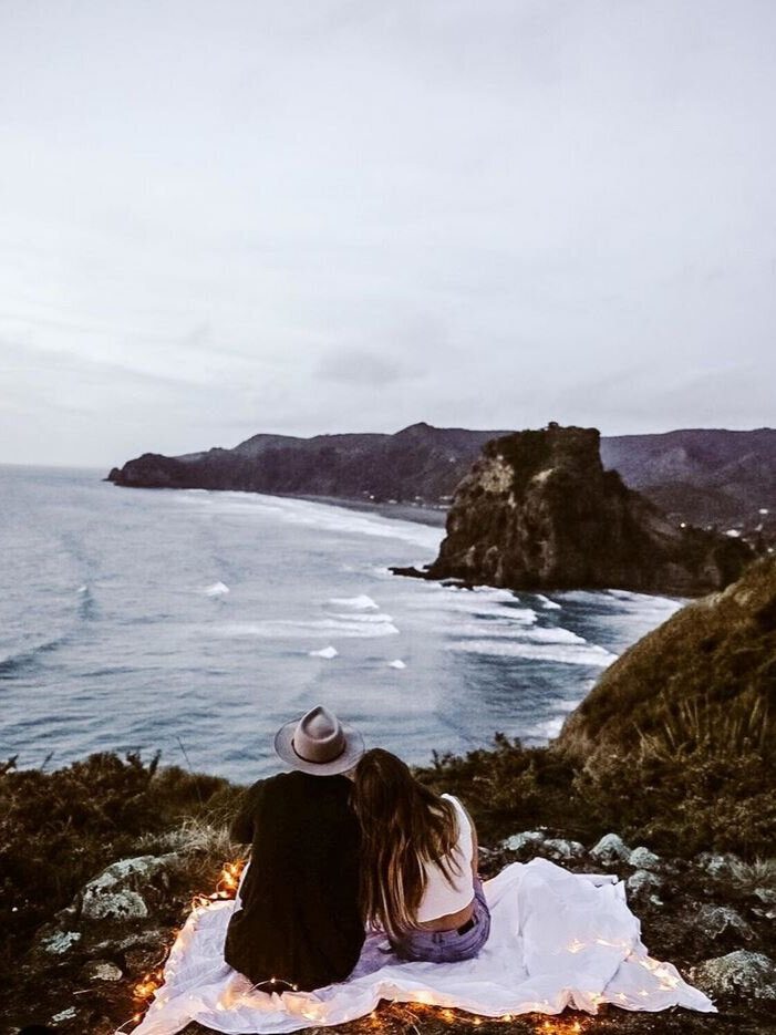 aucklands-best-weekend-getaways-piha-beach-tasman-lookout-waitakere-romantic-evening